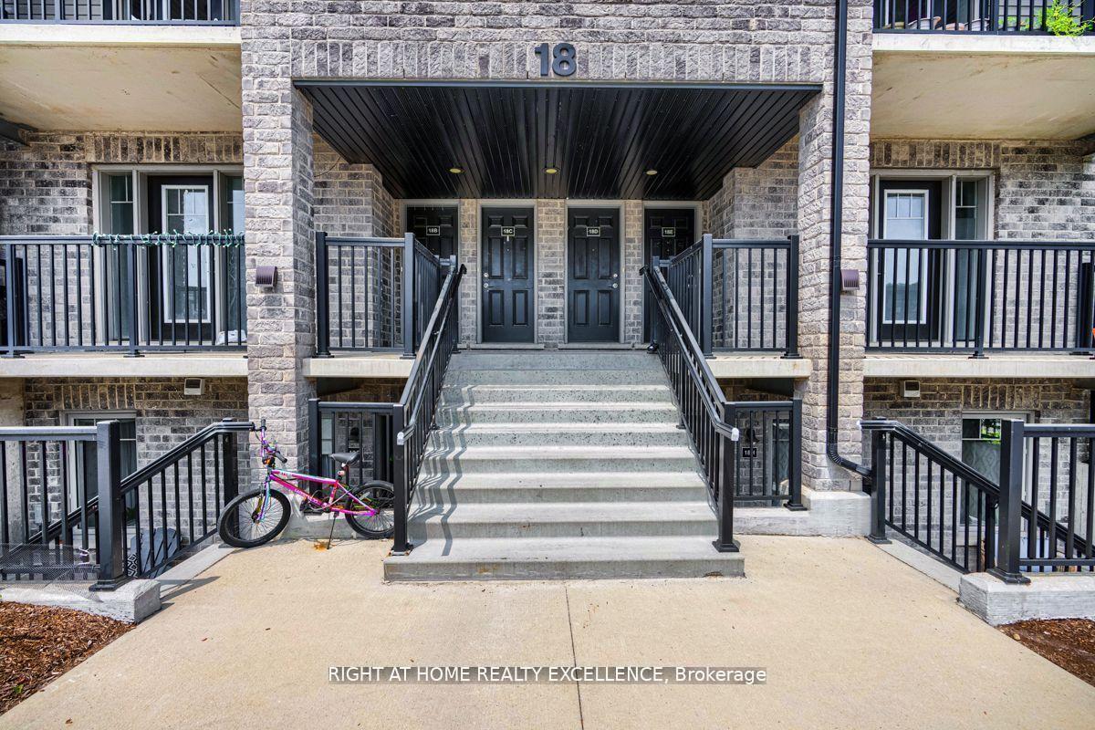 1989 Ottawa St Street S 18 E #18 E, Kitchener — Condo Town for lease, photo 1