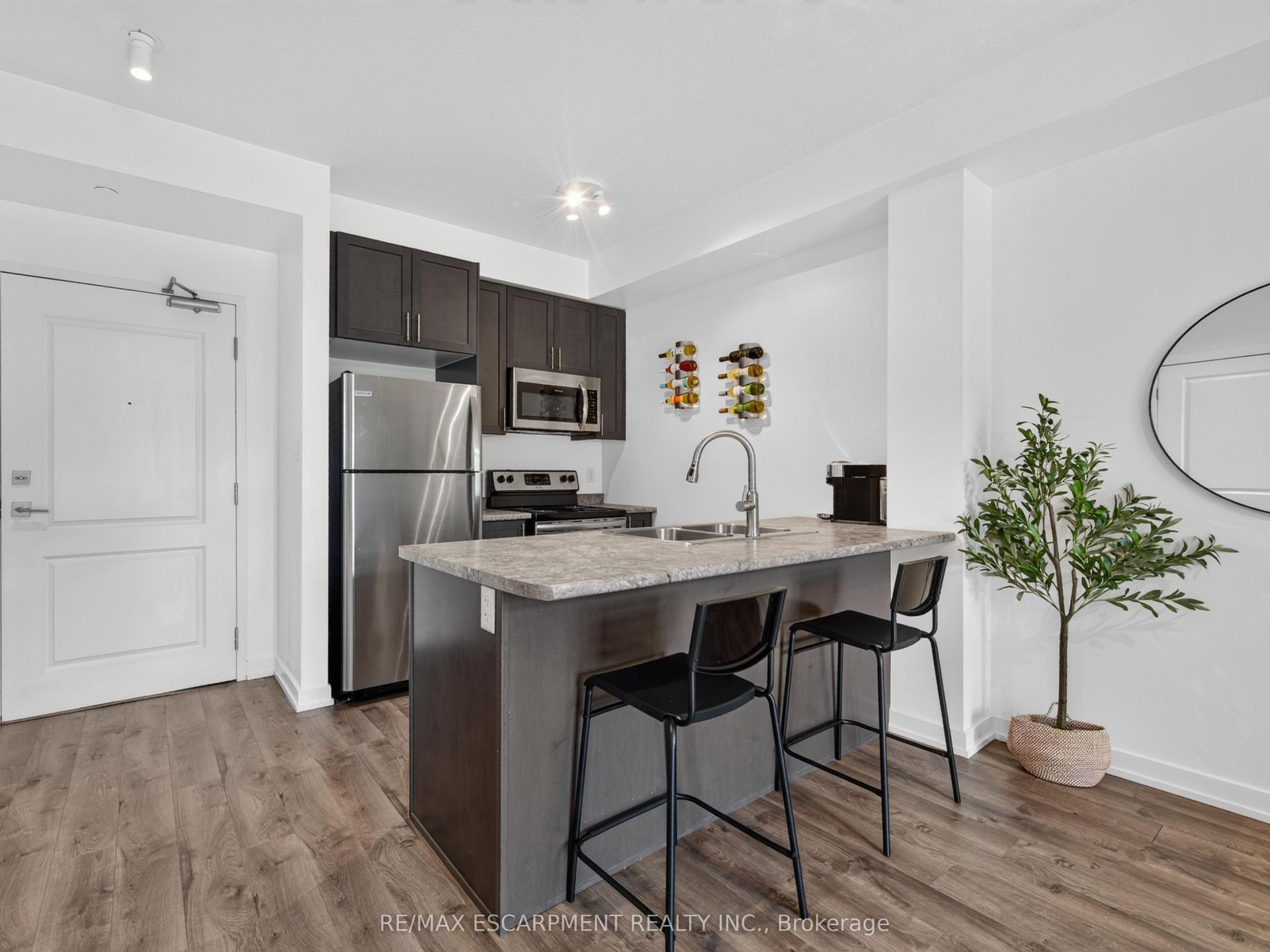 101 Shoreview Place 123 #123, Hamilton — Condo for sale, photo 1