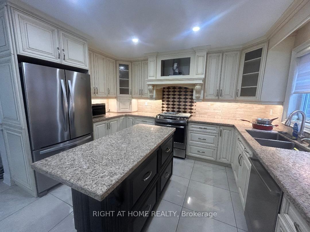 36 Ellerby Square N, Vaughan — Detached for lease, photo 1