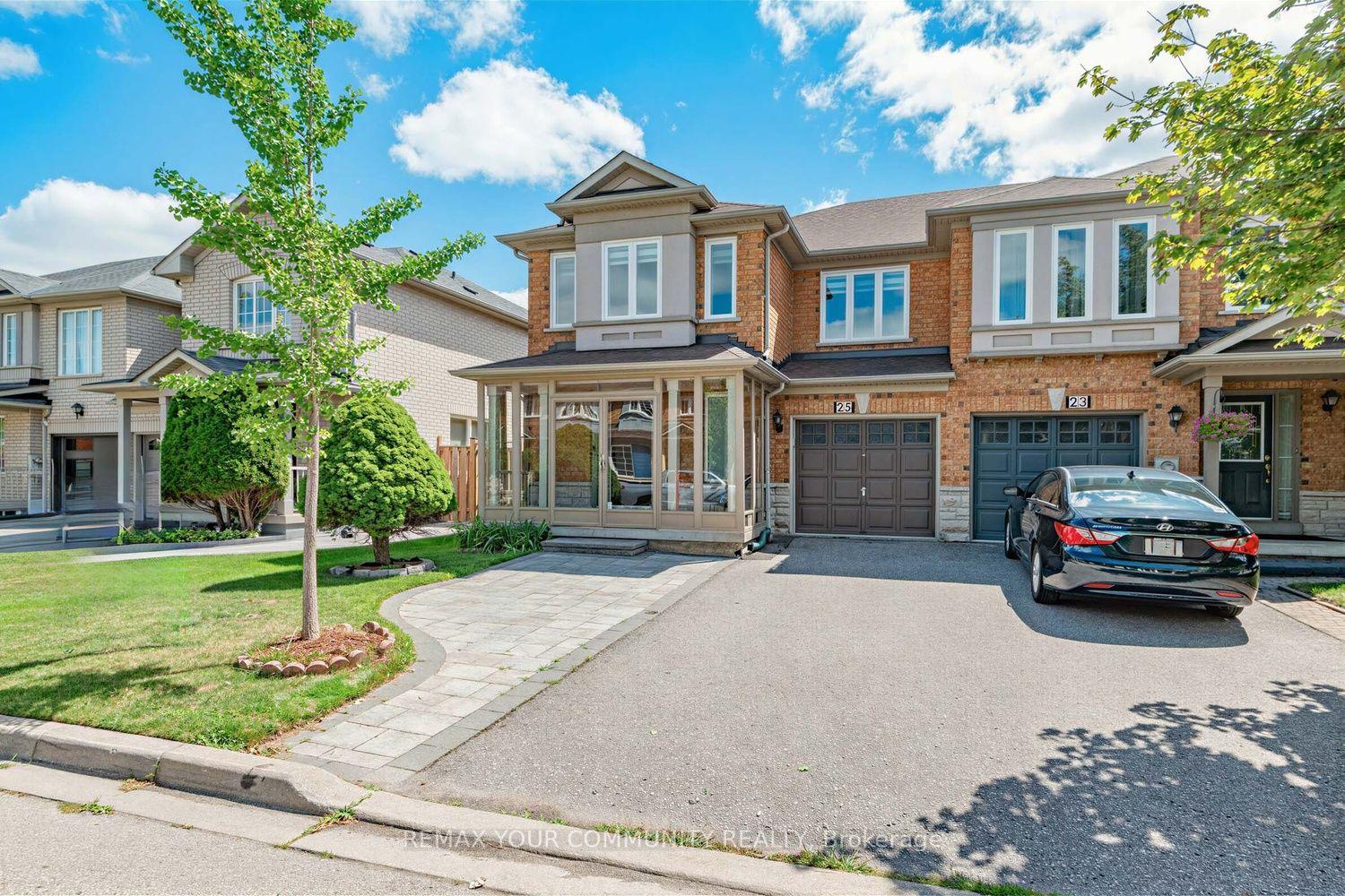 25 Bassett Avenue, Richmond Hill — Townhouse for sale, photo 1