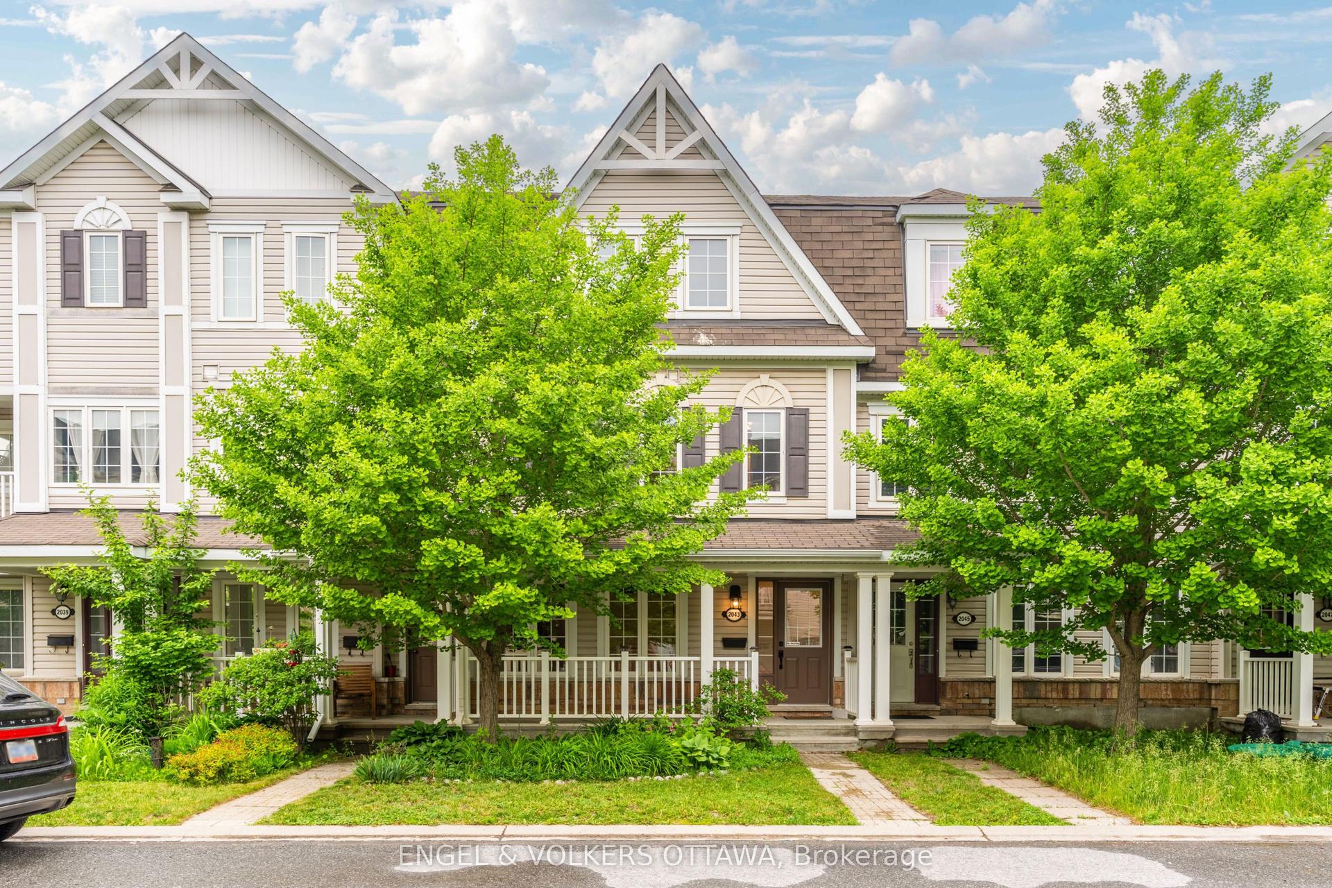 2043 MADRID Avenue, Barrhaven — Townhouse for sale, photo 1