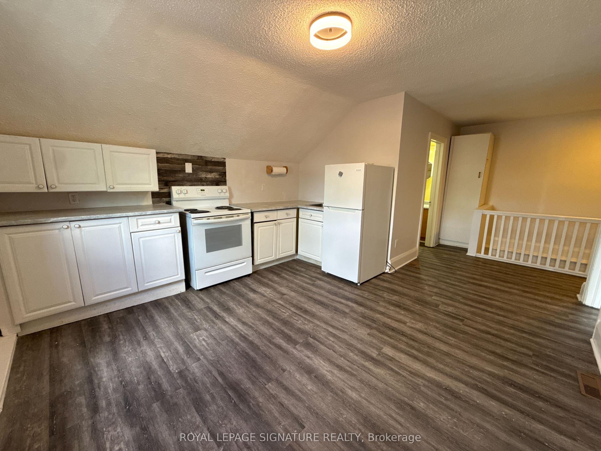 81 Coulter Avenue — photo 1