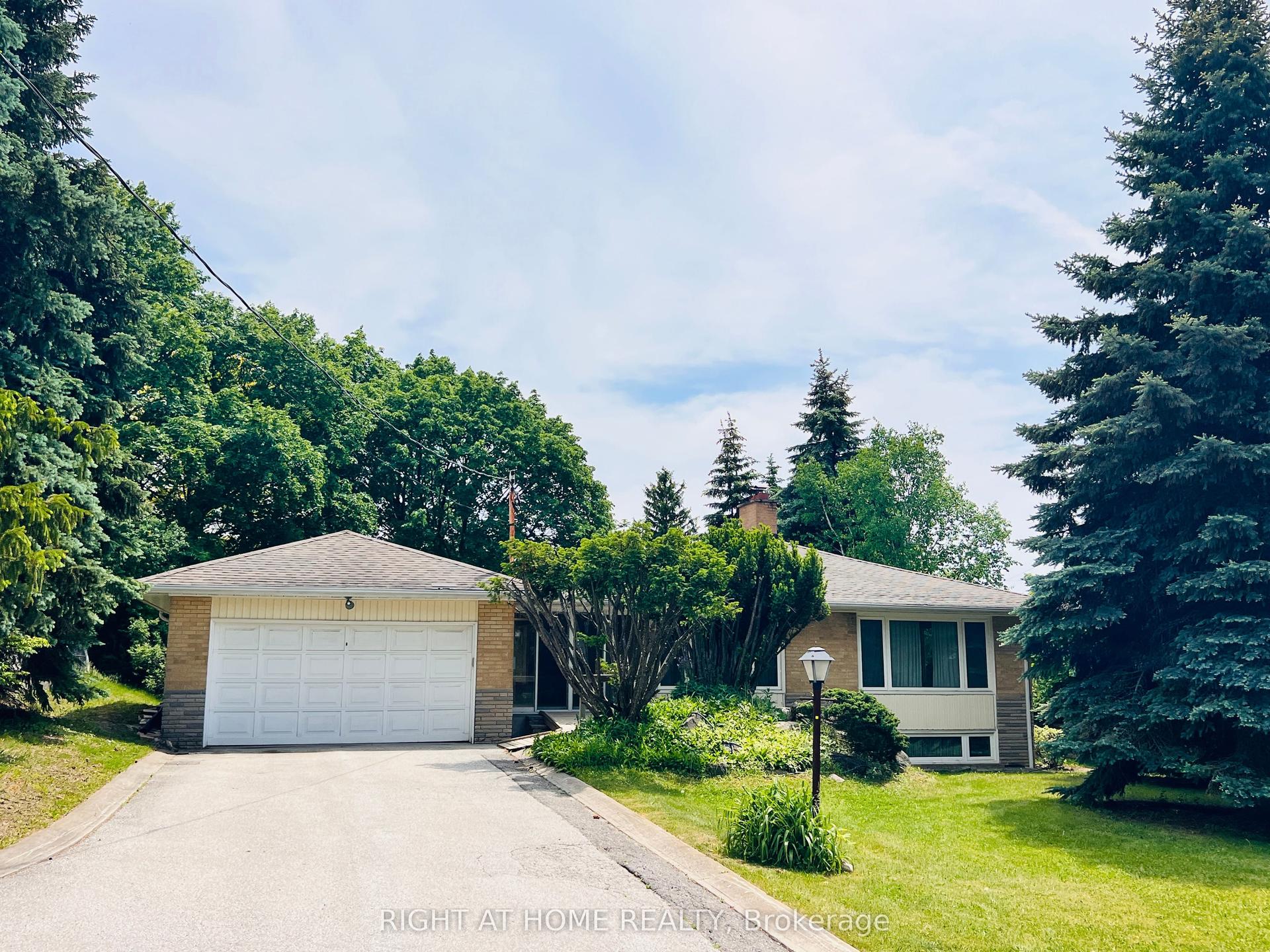 77 Riverside Boulevard — photo 1