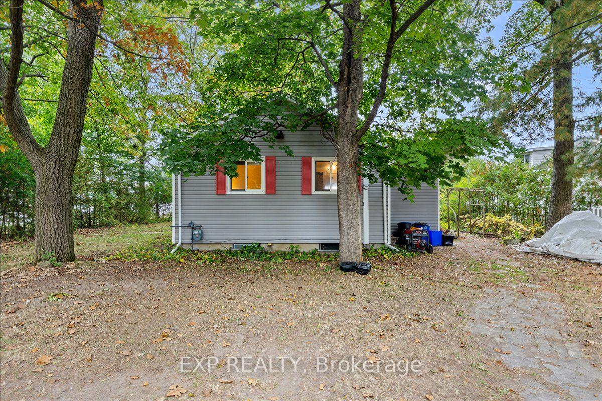 488 Bayview Drive — photo 1