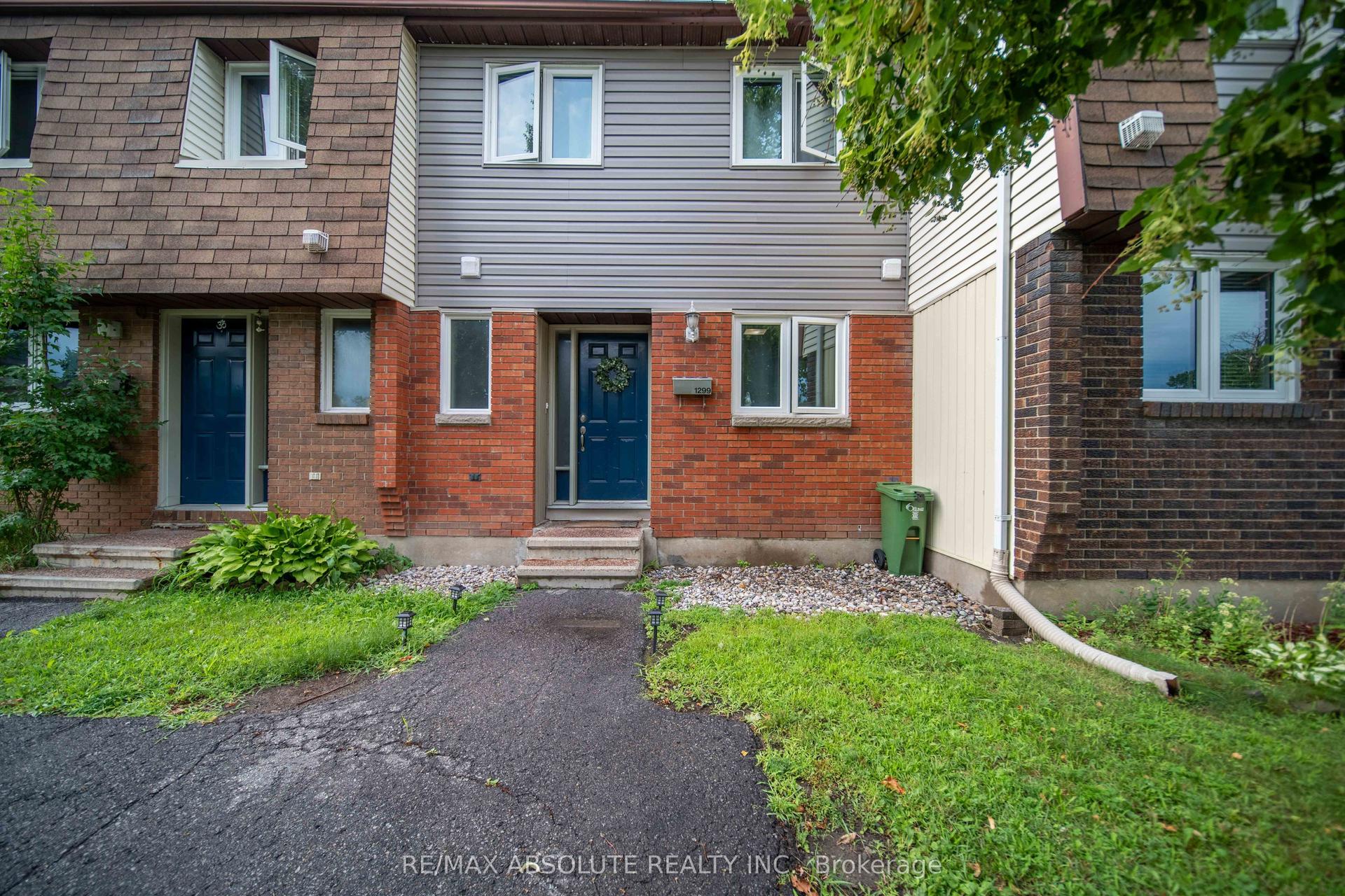 1299 Cedarcroft Crescent 25 #25, Cyrville - Carson Grove - Pineview — Condo Town for sale, photo 1