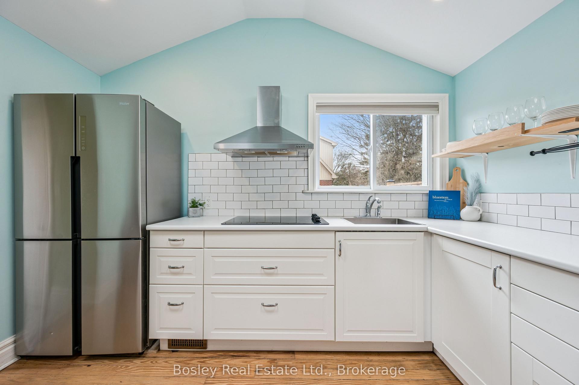 326 Exhibition Street — photo 1