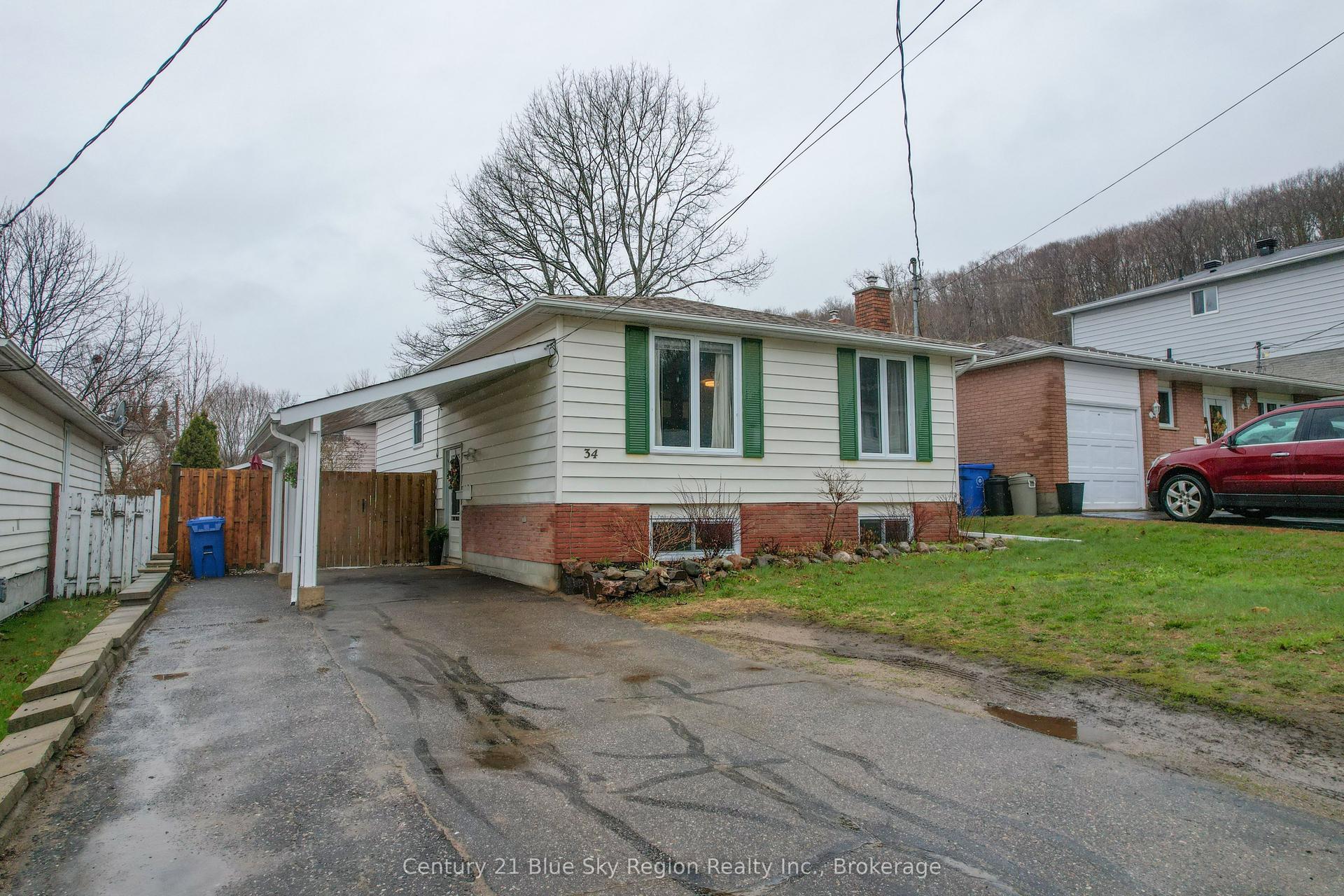 34 Belleview Crescent — photo 1