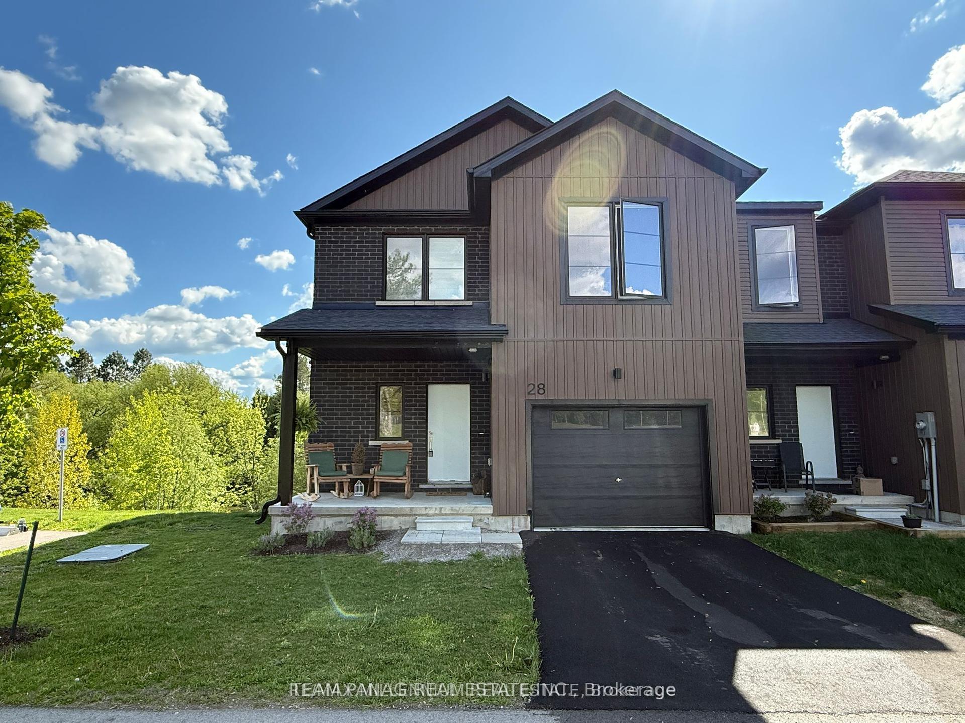 28 Trailside Drive, Haldimand — Townhouse for lease, photo 1