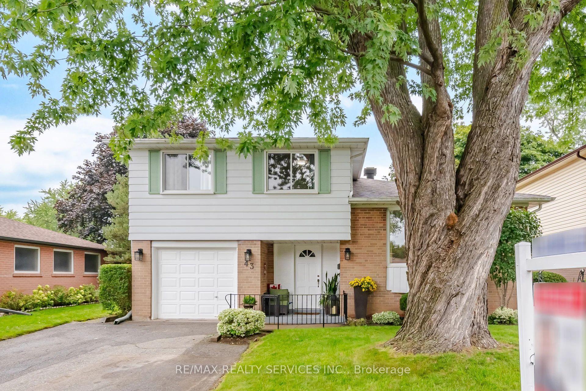 43 Melville Crescent, Brampton — Detached for sale, photo 1