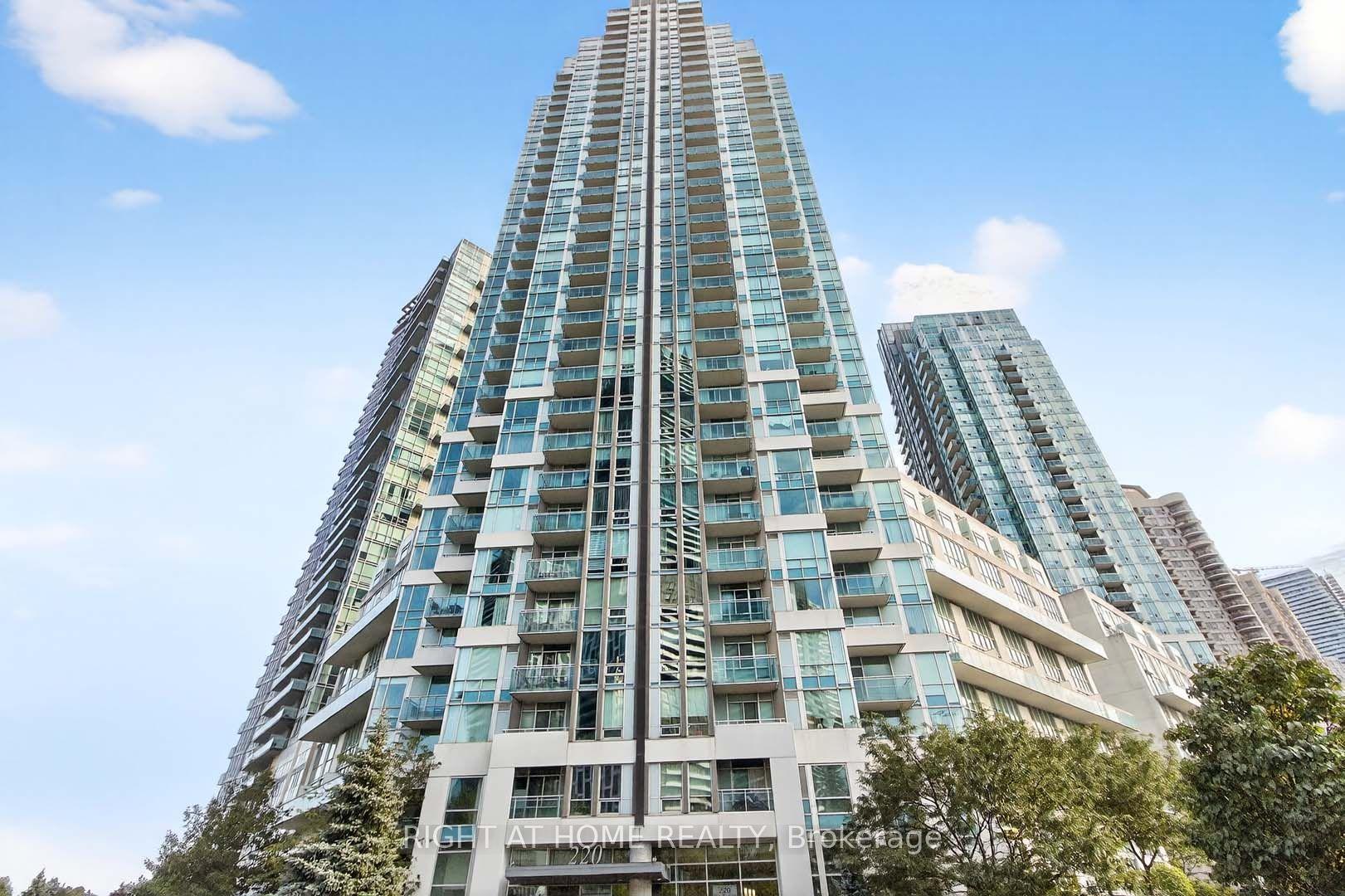 220 Burnhamthorpe Road W 717 #717, Mississauga — Condo for lease, photo 1