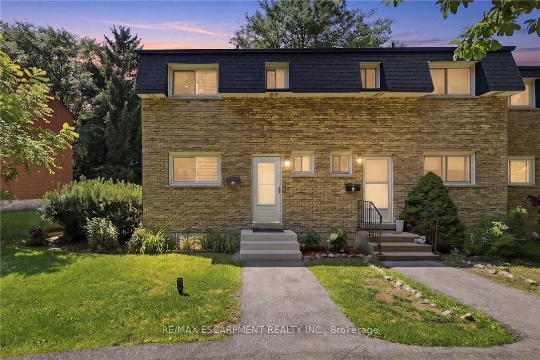 1420 Garth Street 16 #16, Hamilton — Condo Town for sale, photo 1