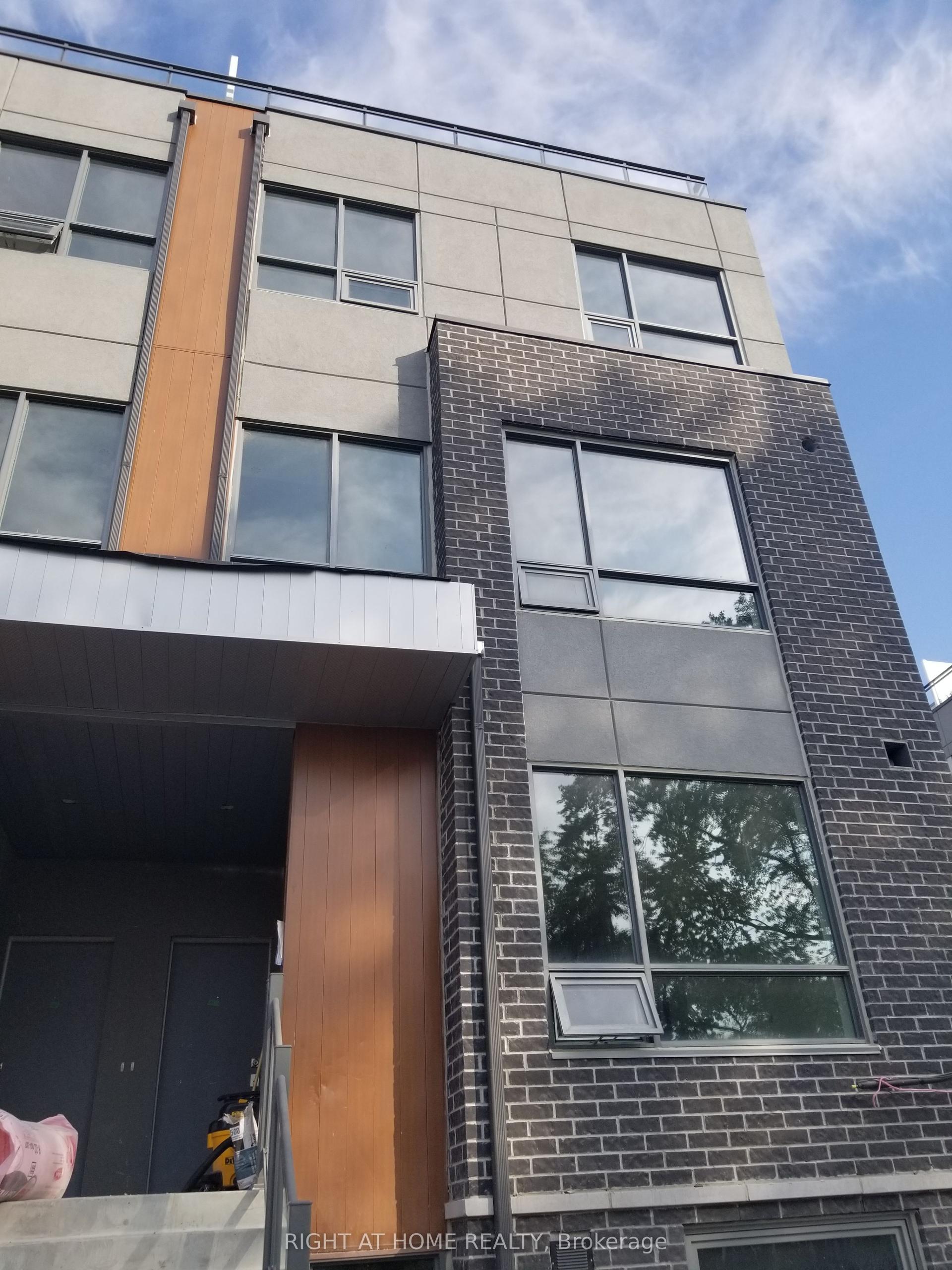 650 Atwater Avenue 3 #3, Mississauga — Condo Town for sale, photo 1