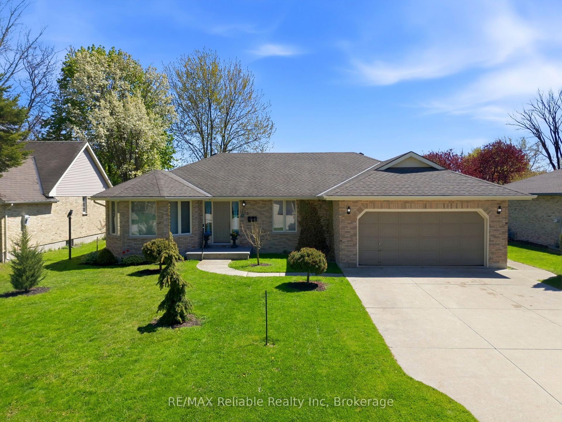 235 Willis Way — photo 1