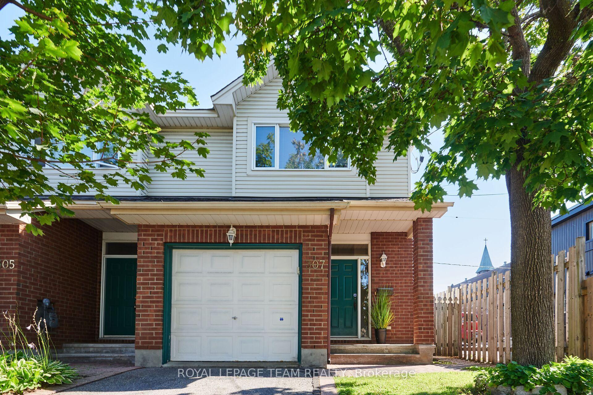 307 Cyr Avenue, Vanier and Kingsview Park — Townhouse for sale, photo 1