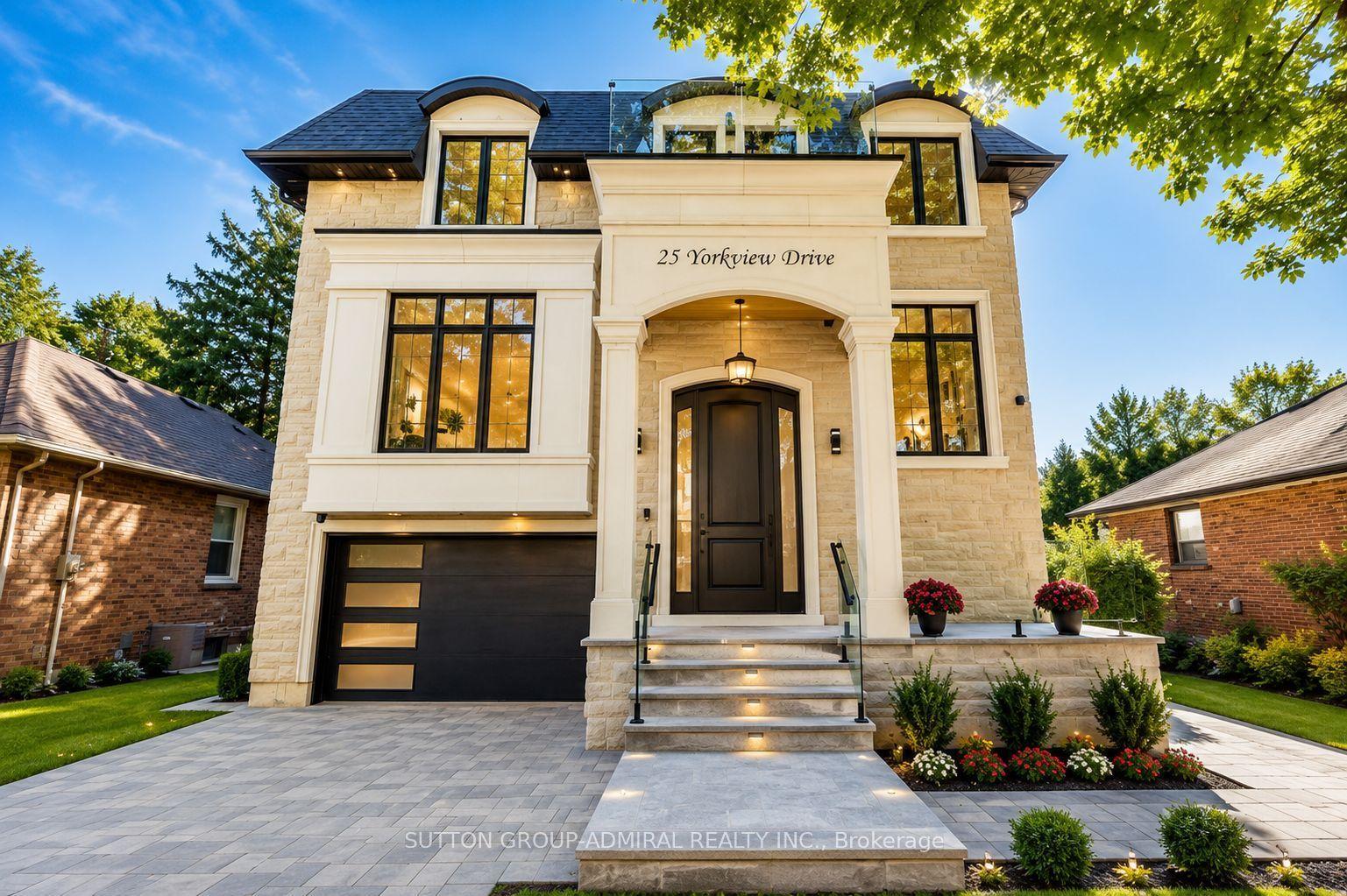 25 Yorkview Drive, Toronto — Detached for sale, photo 1