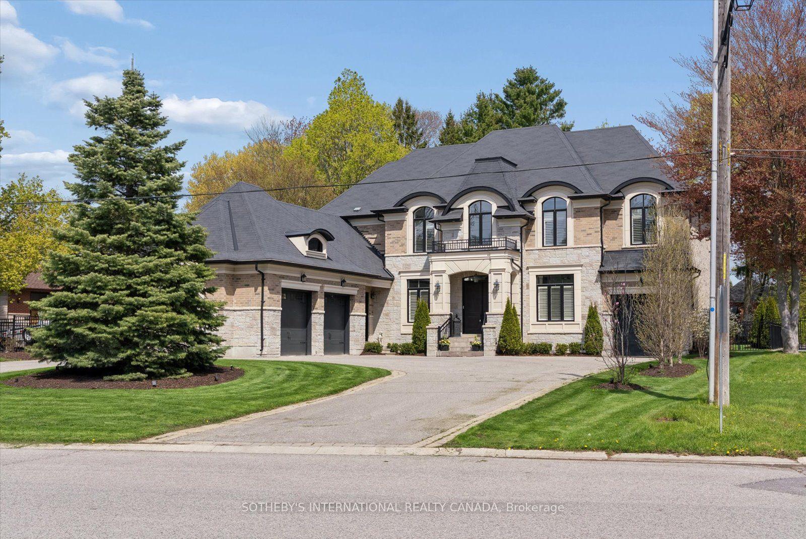 112 Woodview Drive — photo 1
