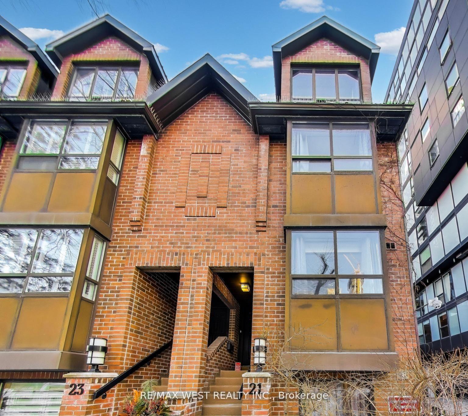 21 Dundonald Street, Toronto — Condo Town for sale, photo 1