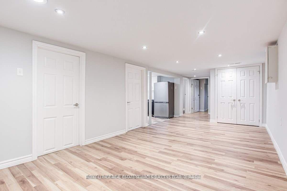 260 Demaine (Bsmt) Crescent — photo 1