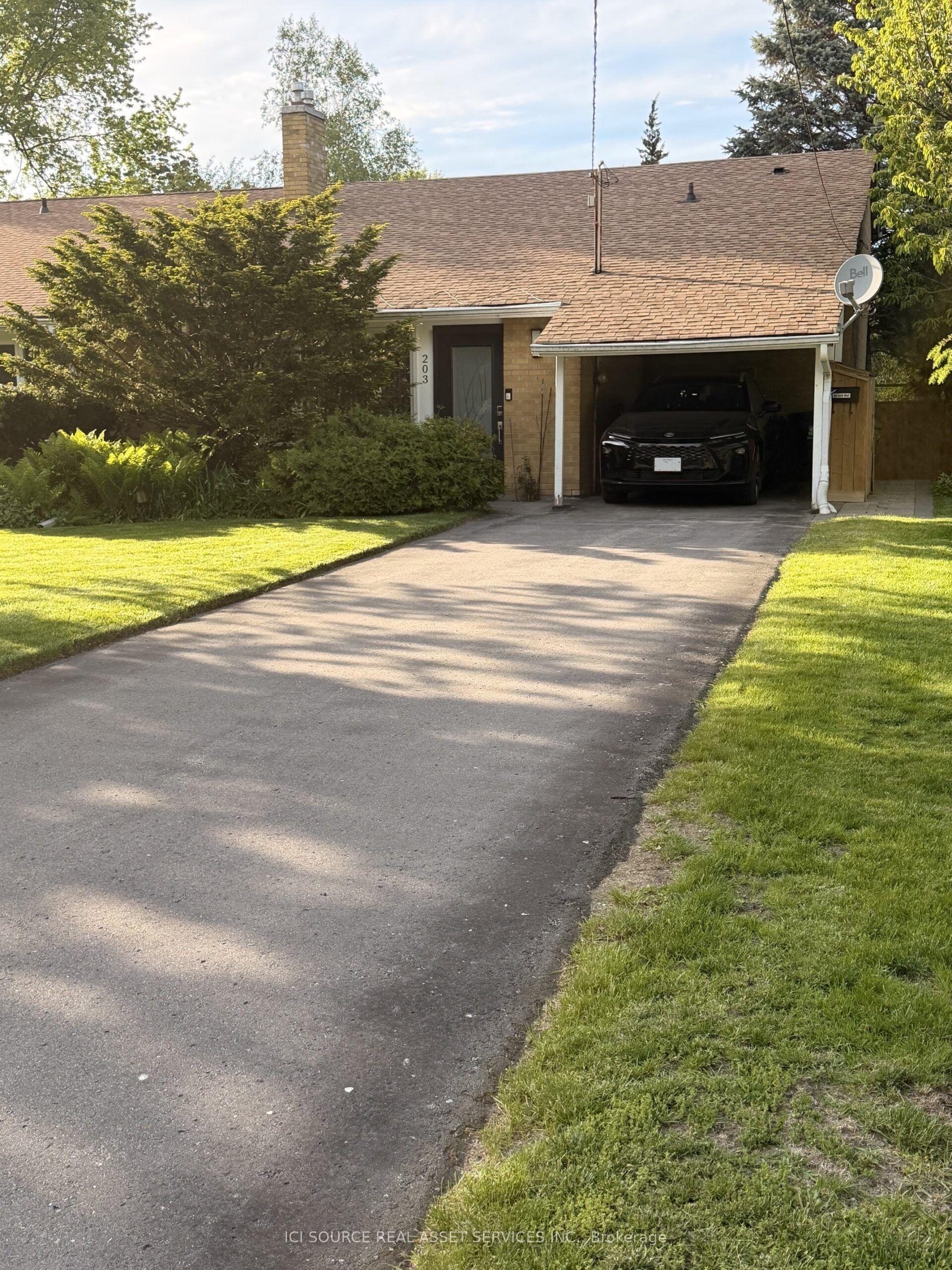 203 Three Valleys Drive — photo 1