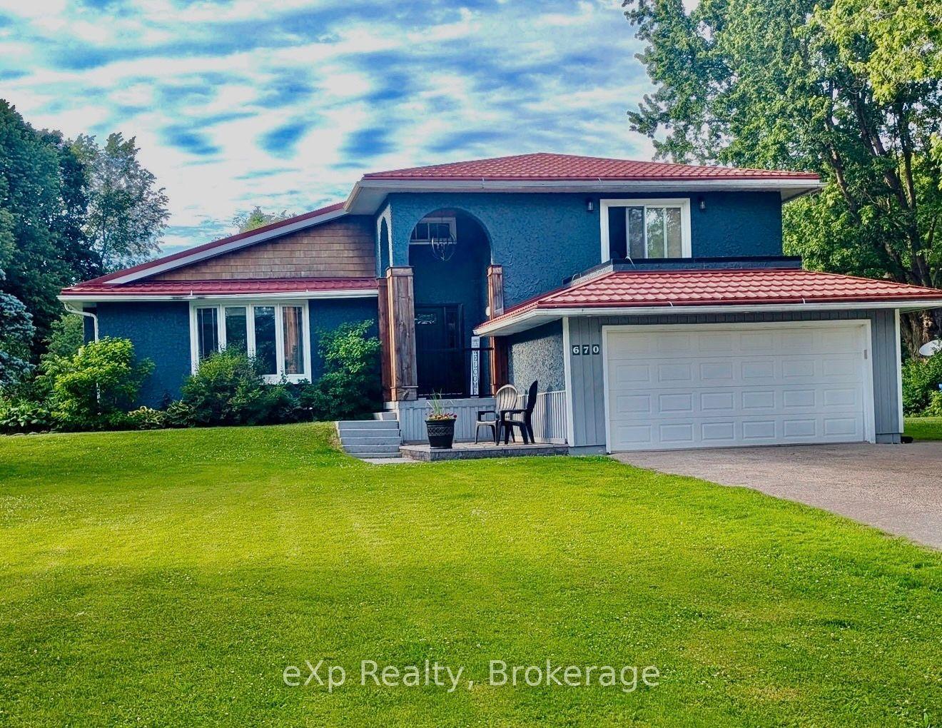 670 Joynt Street — photo 1