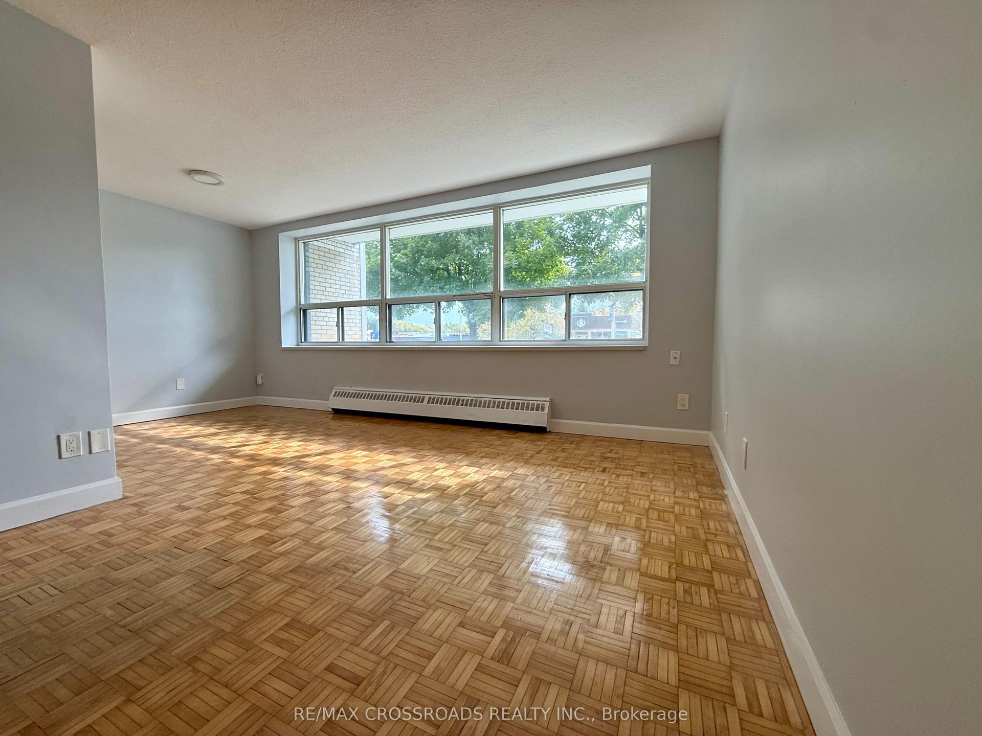 363 Lakeshore Road E 103 #103 — photo 1