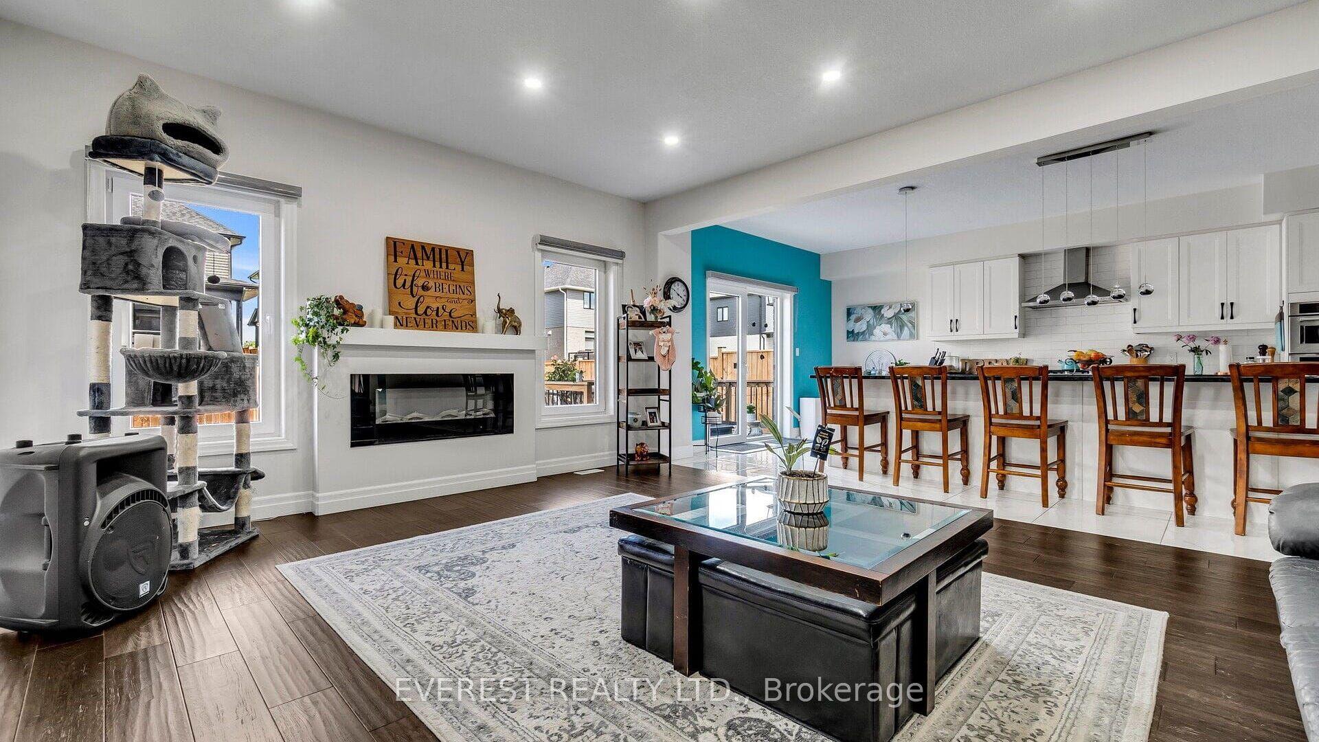 2016 Maddex Way, London North — Detached for lease, photo 1