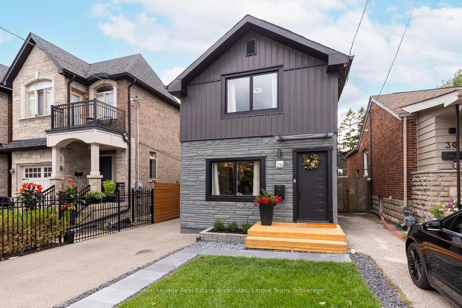 28 Thirtieth Street, Toronto — Detached for sale, photo 1