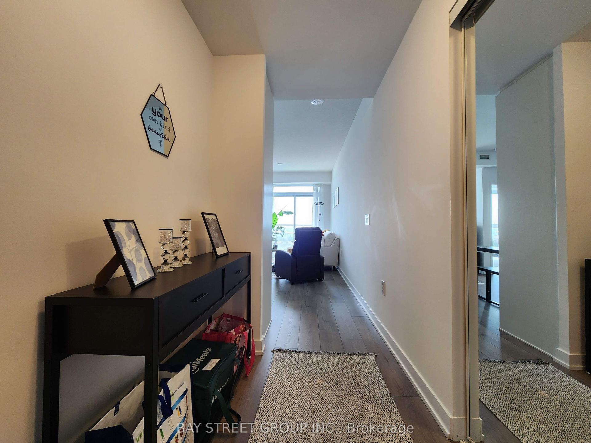 38 Honeycrisp Crescent 5 #5, Vaughan — Condo for lease, photo 1