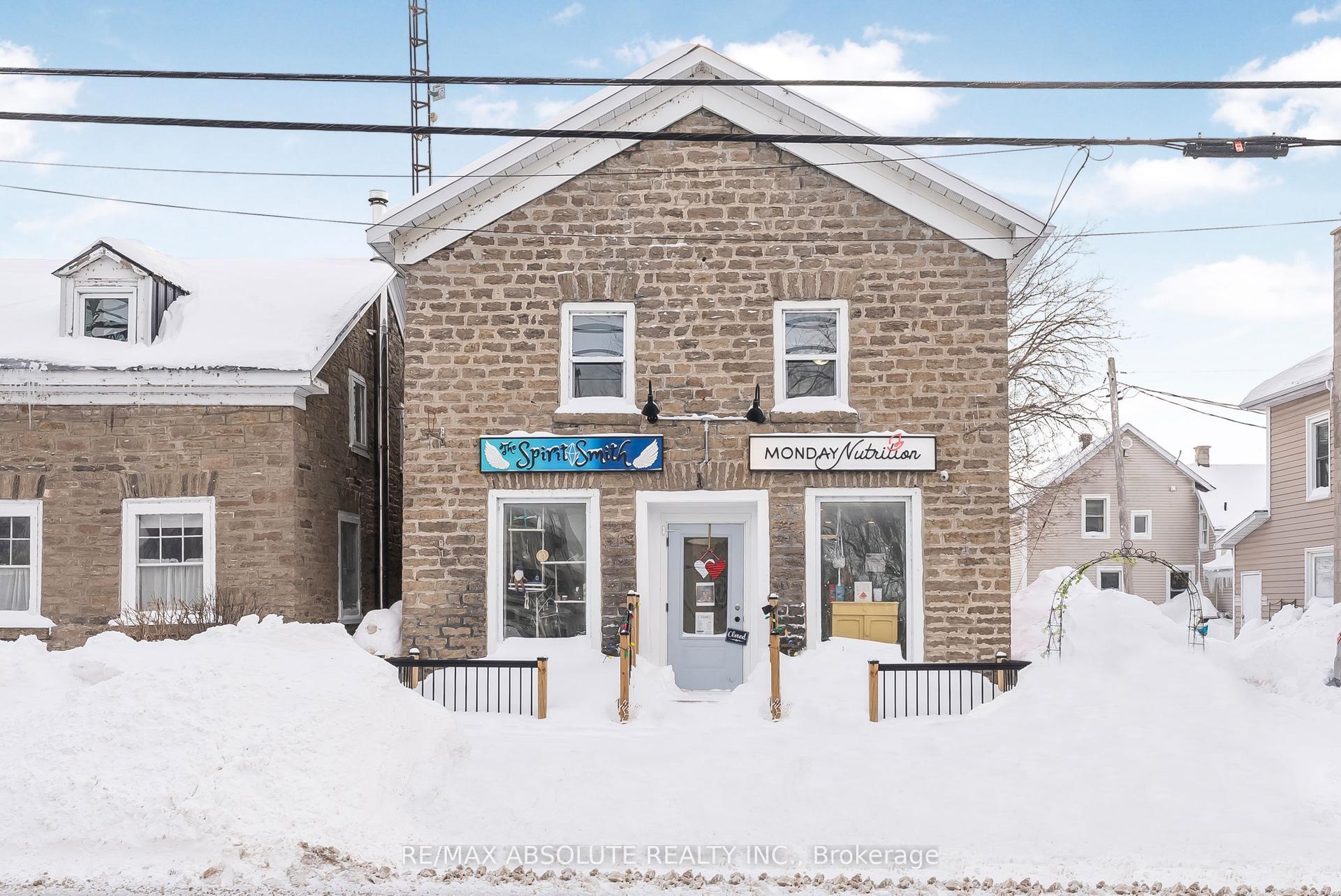 14 Spencer Street — photo 1