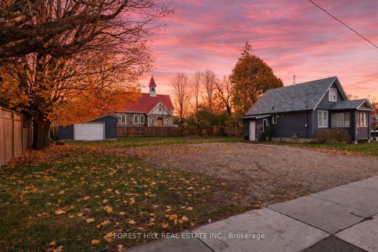 3 Elora Street N — photo 1