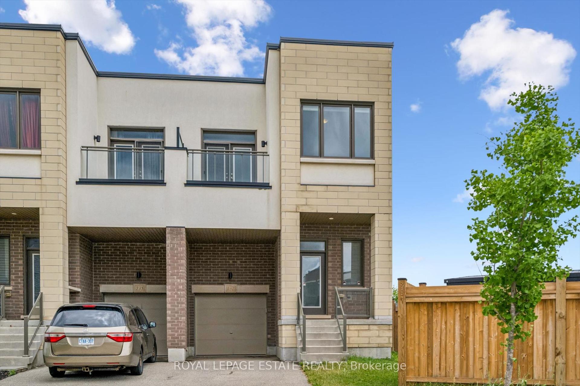 237 Fowley Drive, Oakville — Townhouse for lease, photo 1