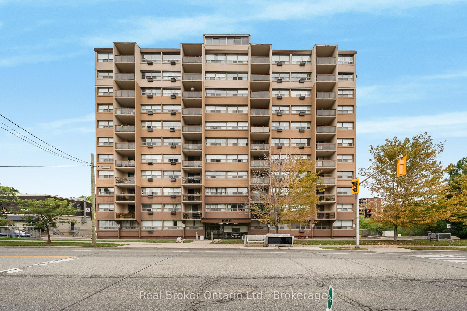 1950 Main Street W 802 #802, Hamilton — Condo for sale, photo 1