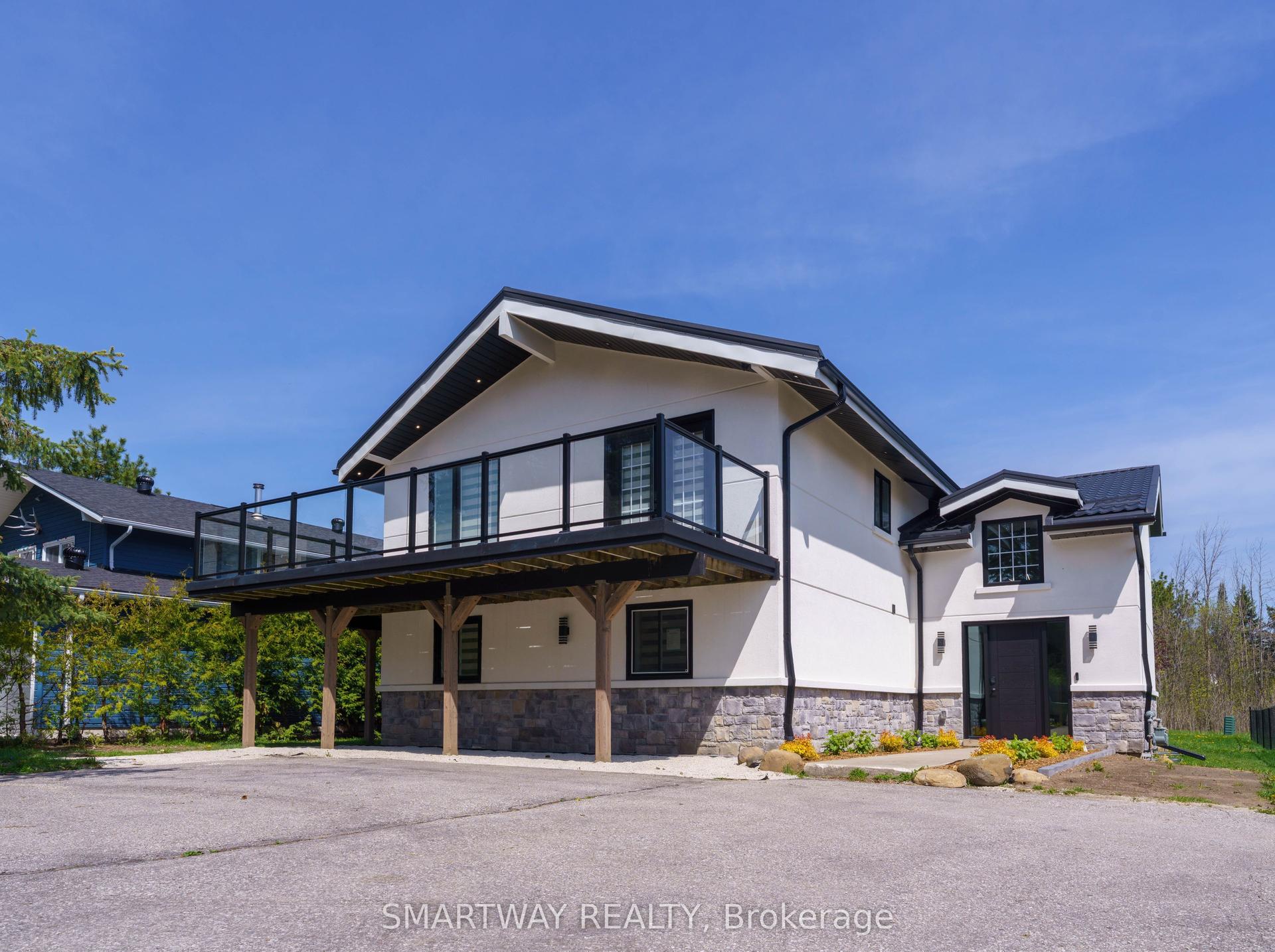 107 Campbell Crescent — photo 1
