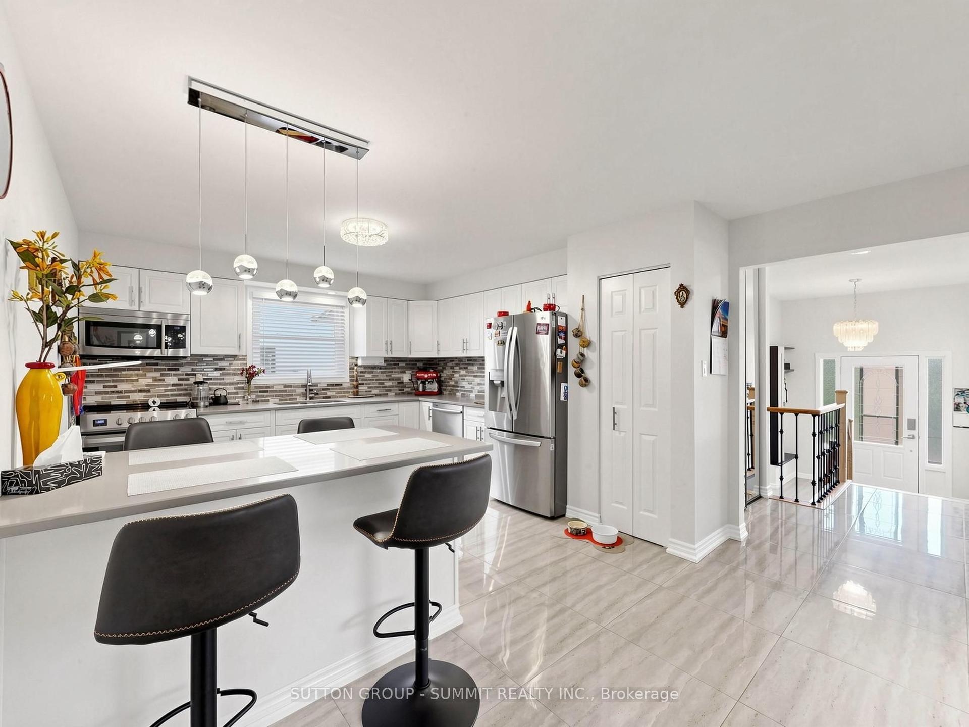 32 HARBRITE Drive — photo 1