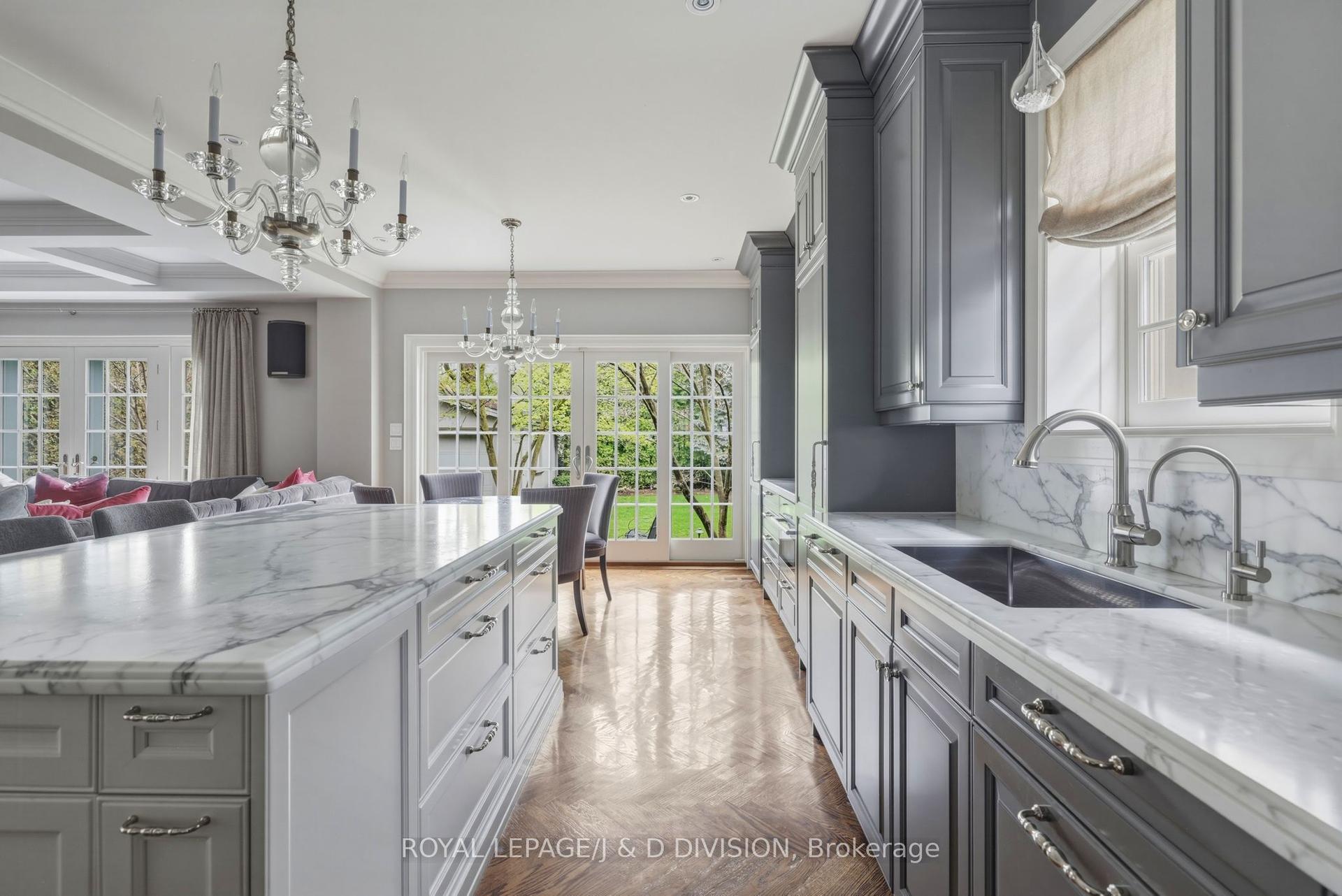 118 Strathallan Boulevard — photo 1