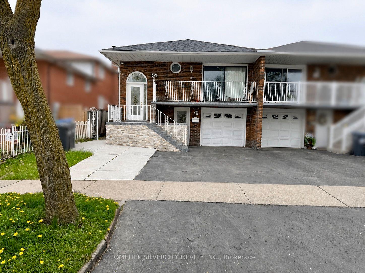 42 Royal Salisbury Way — photo 1