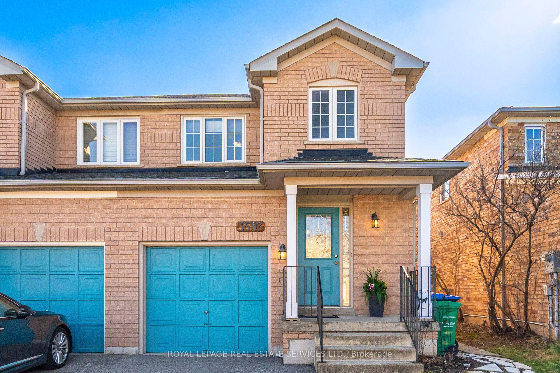 5593 Palmerston Crescent — photo 1