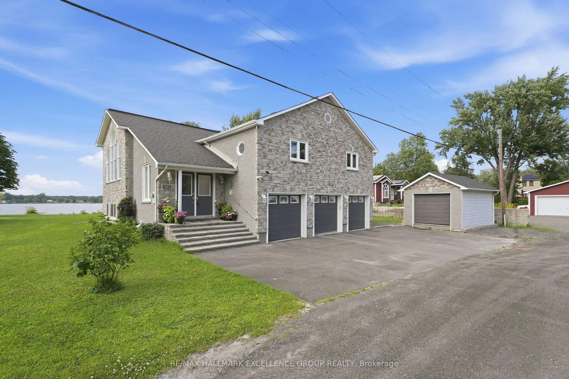 2985 Leo Lane, Orleans - Cumberland and Area — Detached for sale, photo 1
