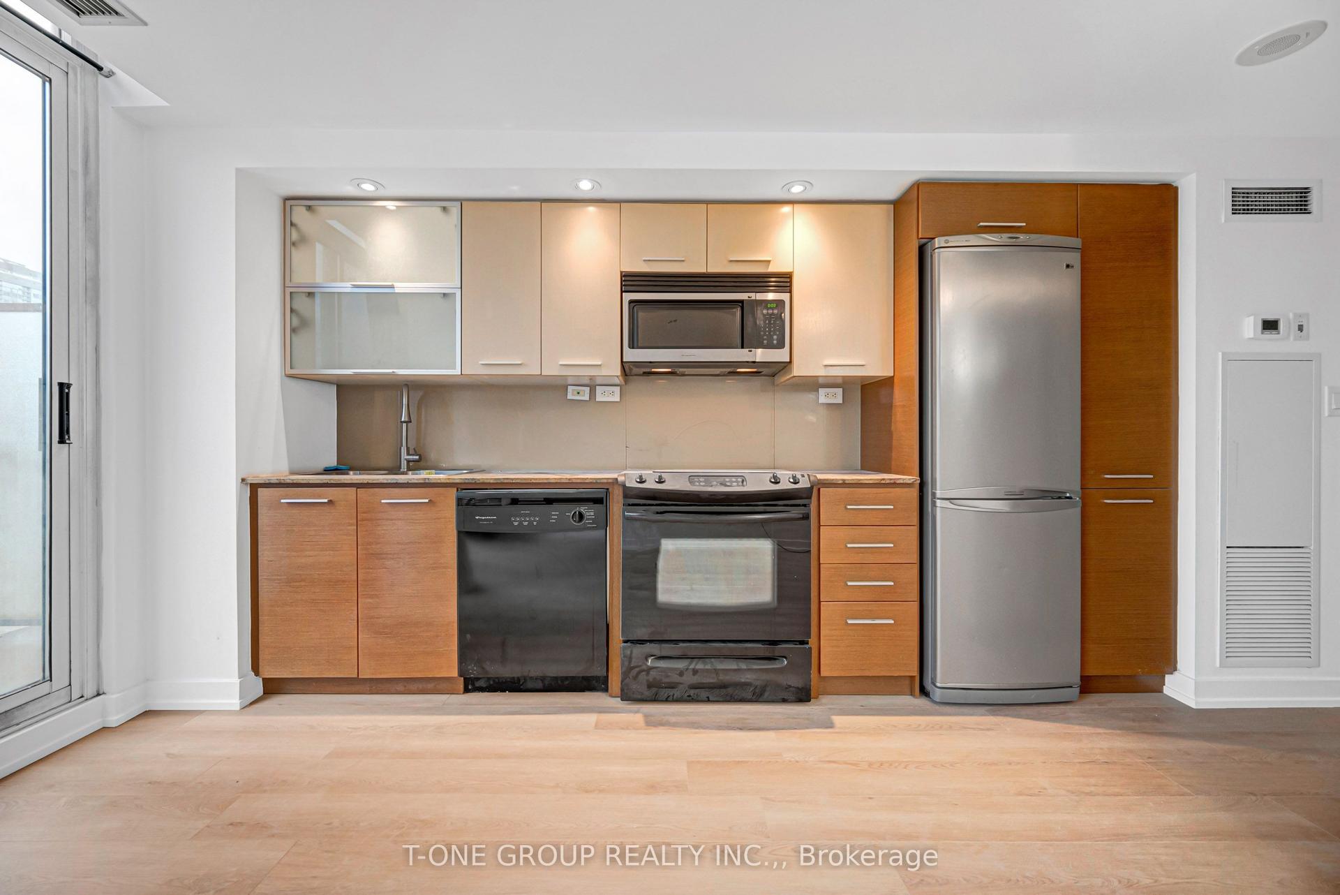 8 Telegram Mews 738 #738, Toronto — Condo for lease, photo 1