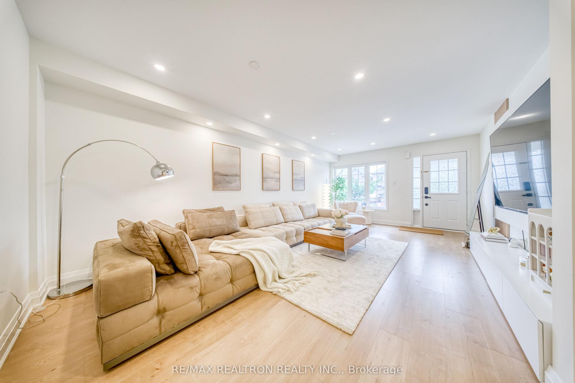 12 Quattro Avenue, Richmond Hill — Townhouse for sale, photo 1