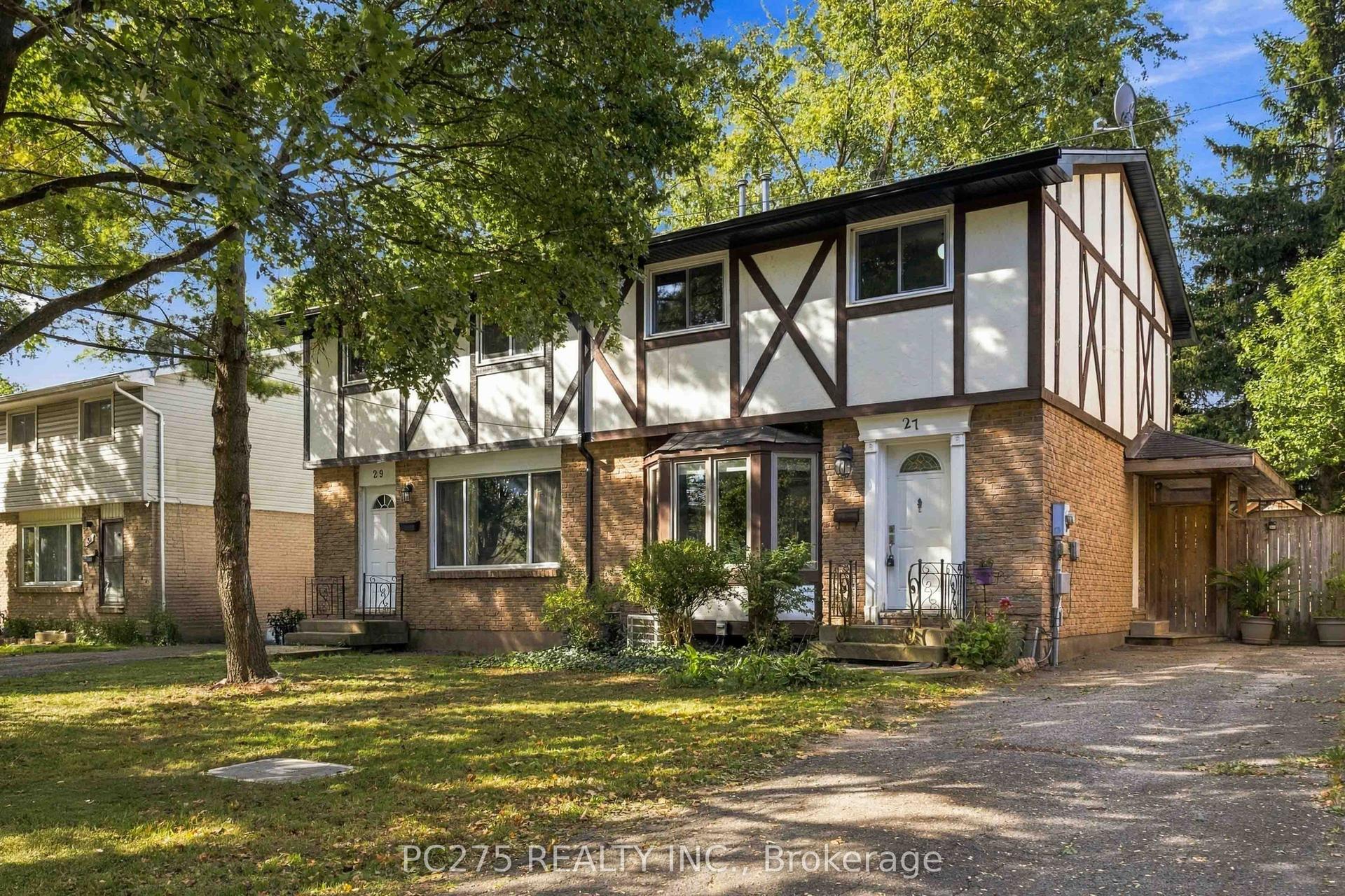 27 Sasha Crescent, London South — Semi-Detached for sale, photo 1
