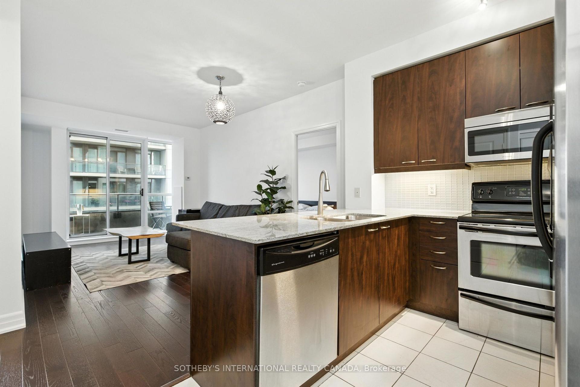 500 St Clair Avenue W 502 #502 — photo 1