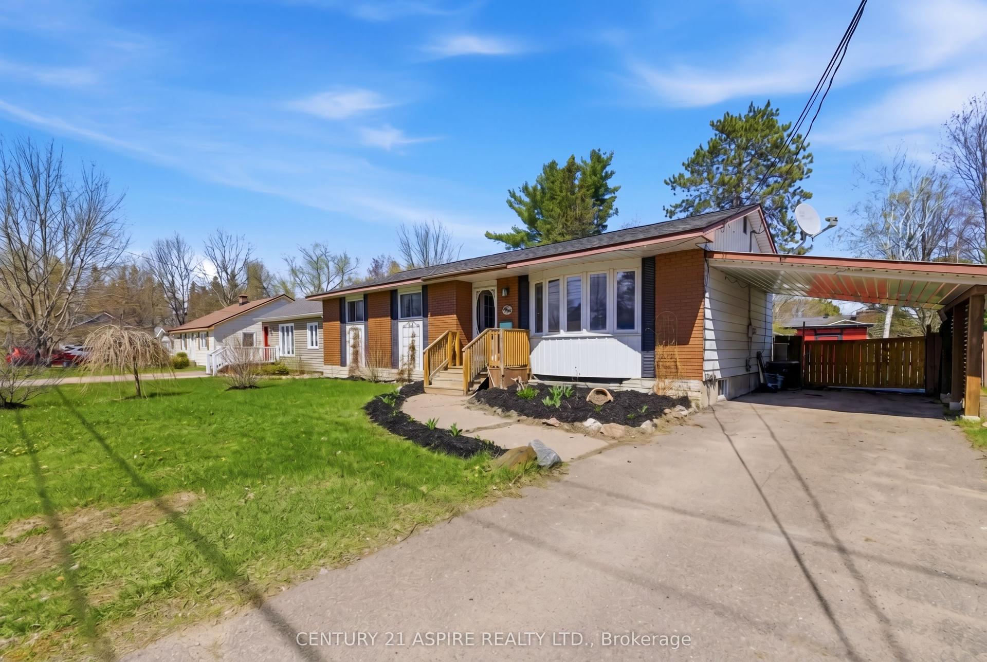 76 Doran Road — photo 1