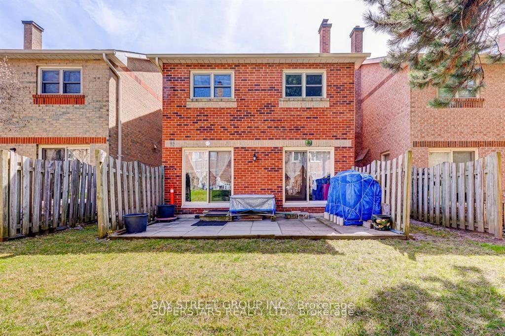 22 Cardwell Avenue — photo 1