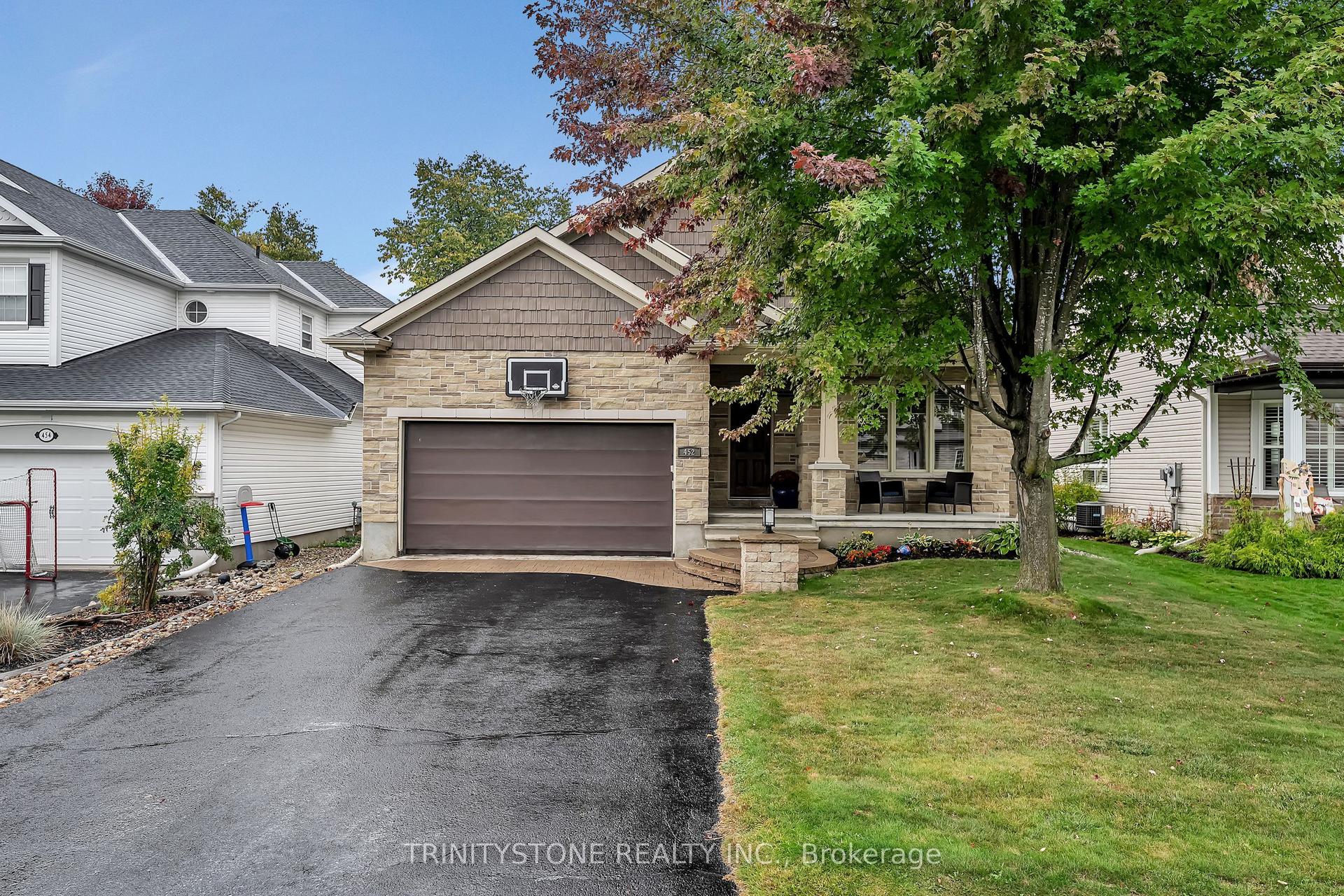 452 Landswood Way — photo 1
