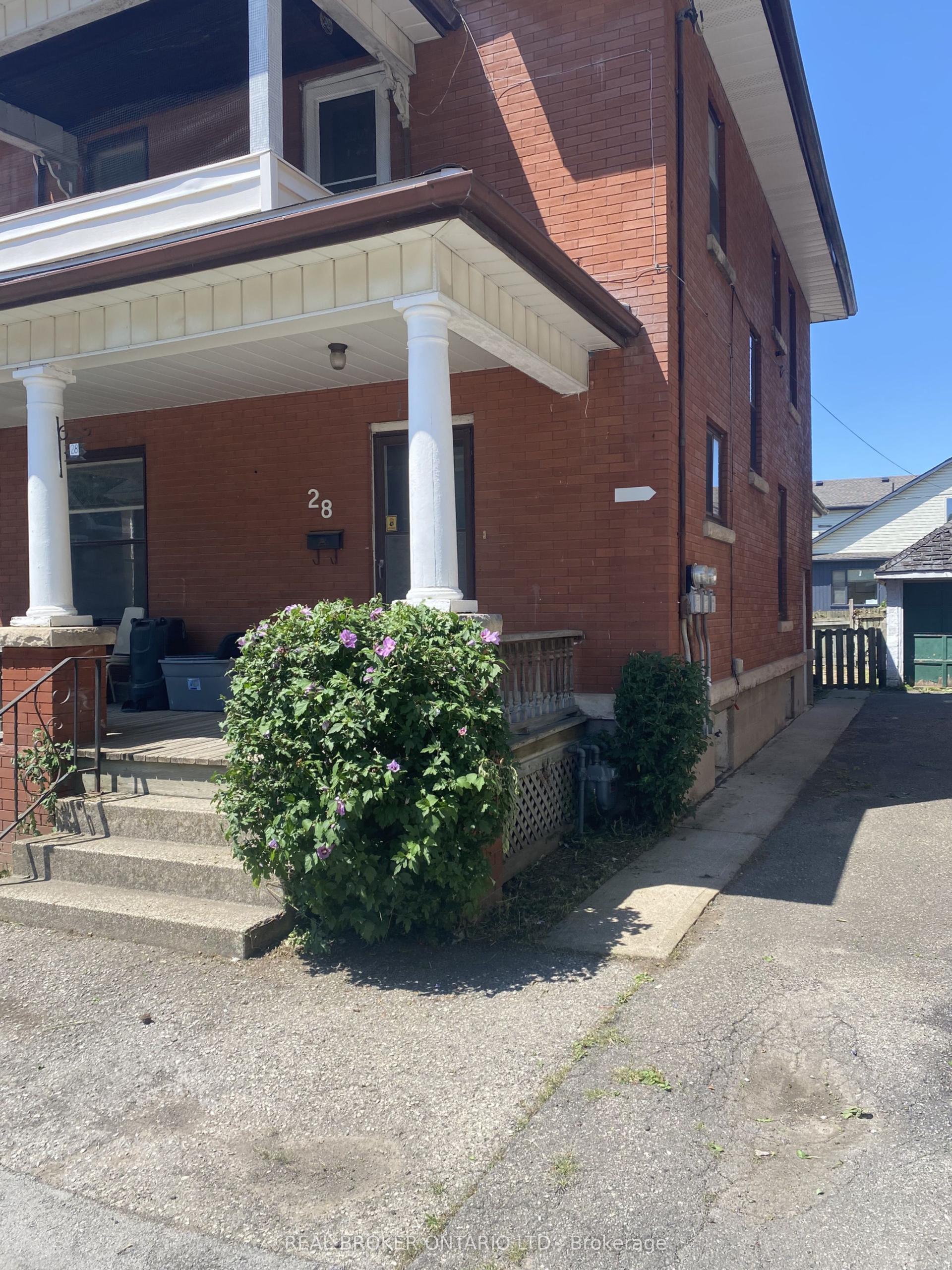 28 Grove Street, Welland — Detached for sale, photo 1