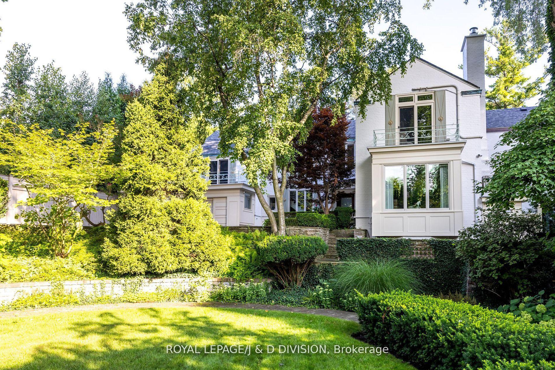 12 Forest Glen Crescent — photo 1