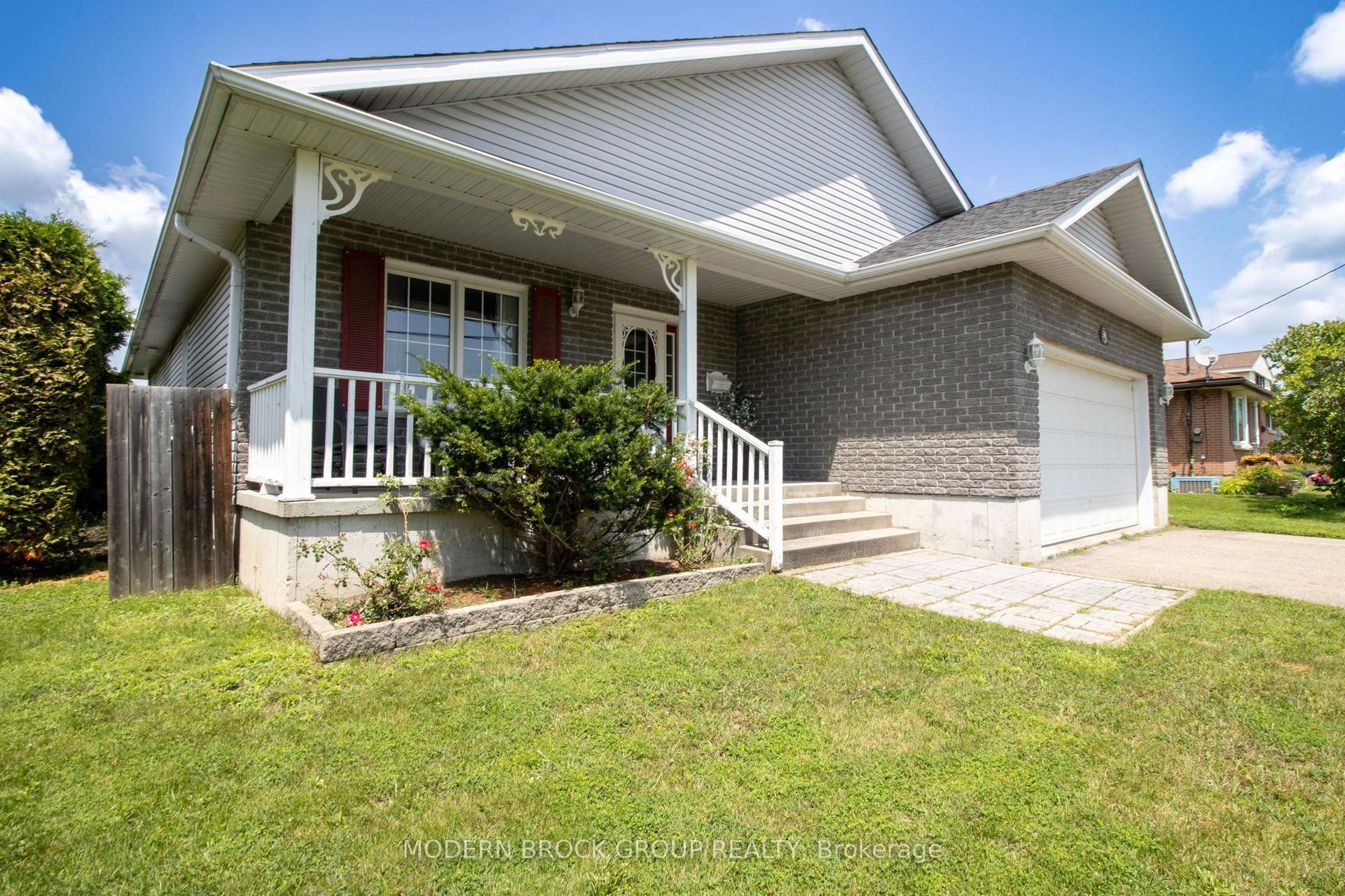 36 Hillcrest Drive, Brockville — Detached for sale, photo 1