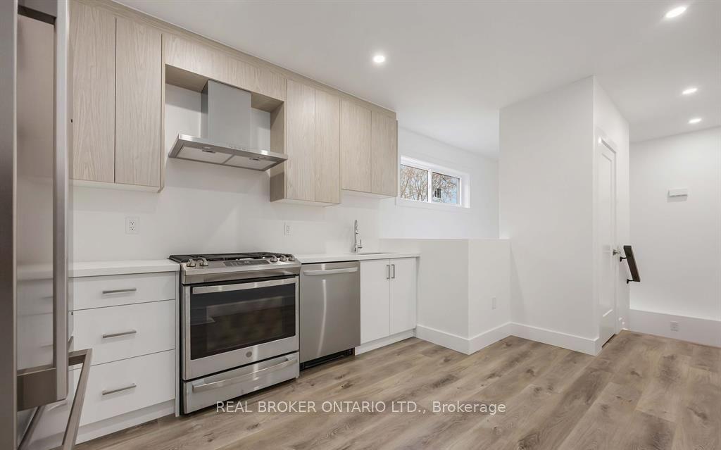 14 Hatfield Crescent 5 #5, Toronto — Multiplex for lease, photo 1