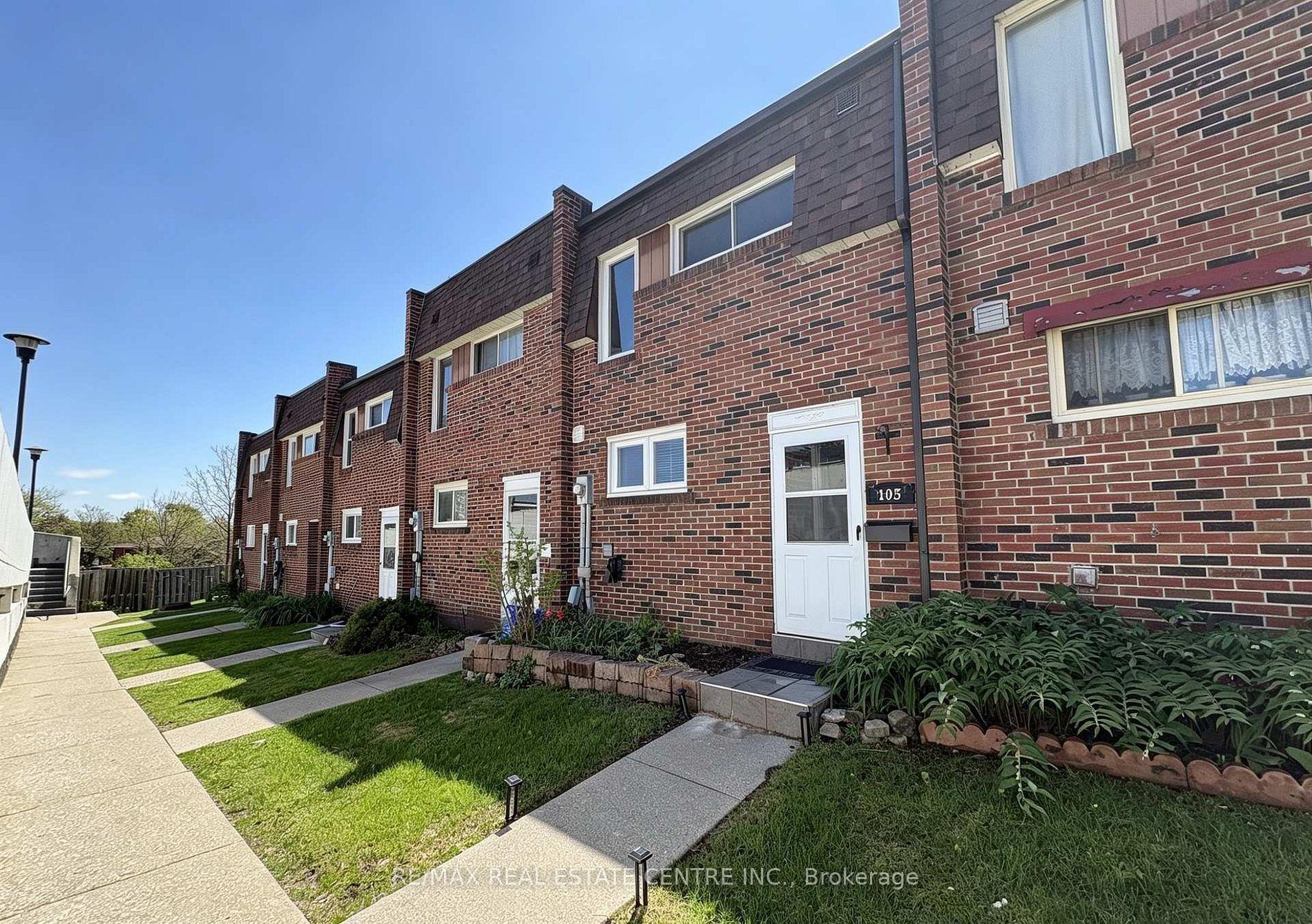105 Wales Avenue — photo 1